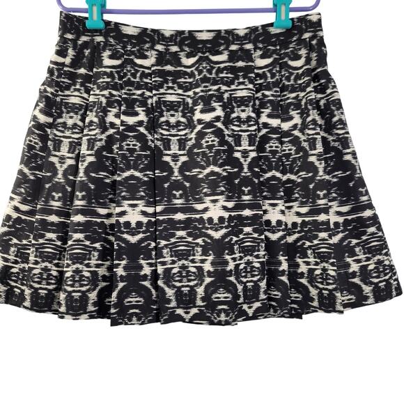 J. Crew Black & White Pleated Mini Skirt Size 8  32123-0203 - Picture 2 of 7